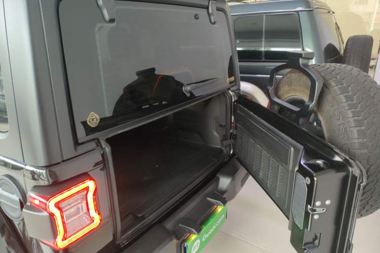 Used Jeep Wrangler 2024 2.0T Sahara Four-Door Edition