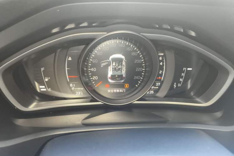 Used Volvo V40 2018 T3 Zhiyi Edition
