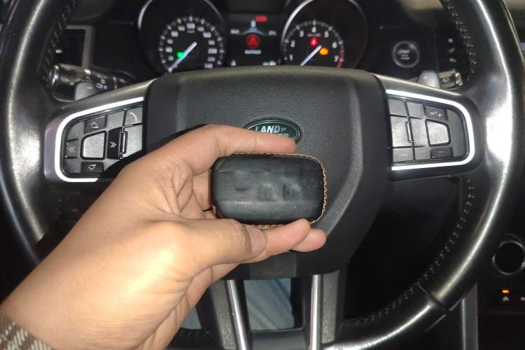 Used Land Rover Discovery Sport 2017 2.0T SE Interior 1
