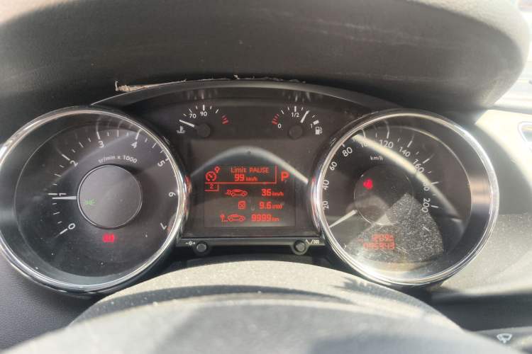 Used Peugeot 3008 2015 2.0L Automatic Trend Edition
