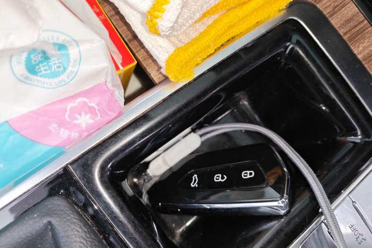 Used Roewe RX8 2018 30T Smart Connectivity Two-Wheel Drive Flagship Edition