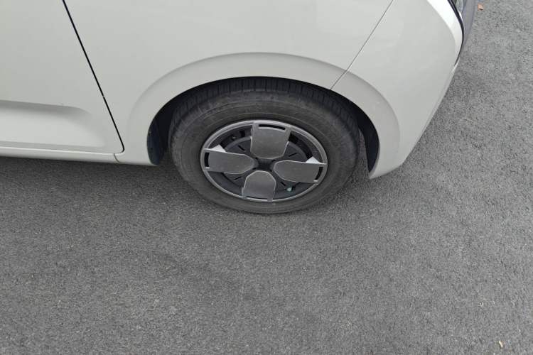 Used Wuling Air ev 2023 - Four Seats - Advanced Edition Right Front Wheel Hub