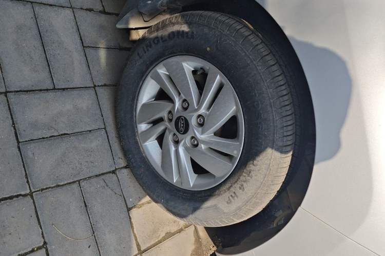 Used JAC Refine M4 2016 2.0L Manual Luxury Version