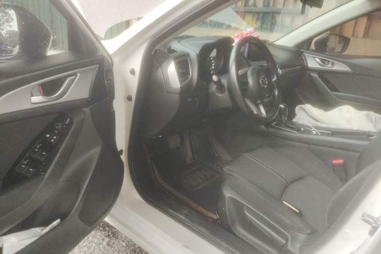 Used Mazda 3 Axela 2017 Sedan 1.5L Automatic Luxury Model China VI Standard Driver Seat