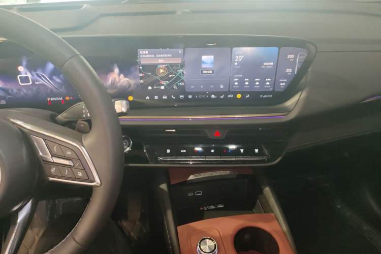 Used Buick Envision 2025 Encore Plus Four-Wheel Drive Avenir
