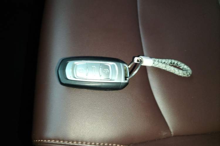 Used Geely Auto Emgrand X7 Sport 2022 1.8TD DCT Zhiya Trim