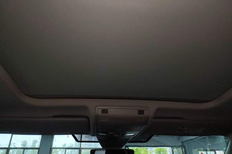 Used Volkswagen Tayron 2022 380TSI Four-Wheel Drive Luxury Connected Pro Version Headliner