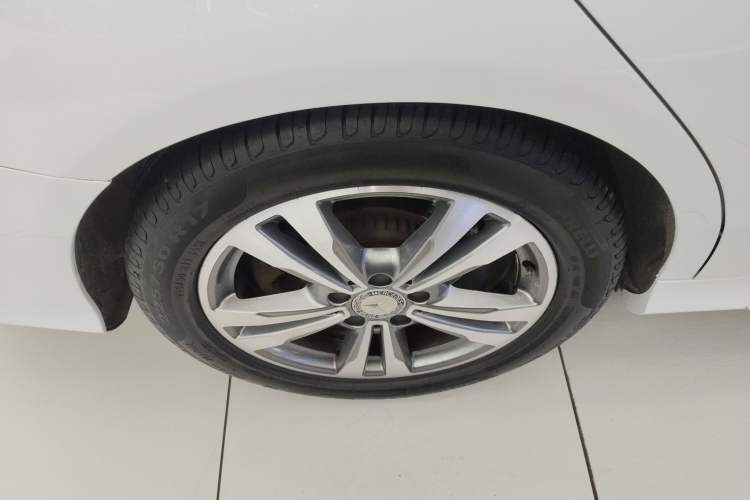 Used Mercedes-Benz C-Class 2016 C 200 L Sport Edition Right Rear Wheel Hub