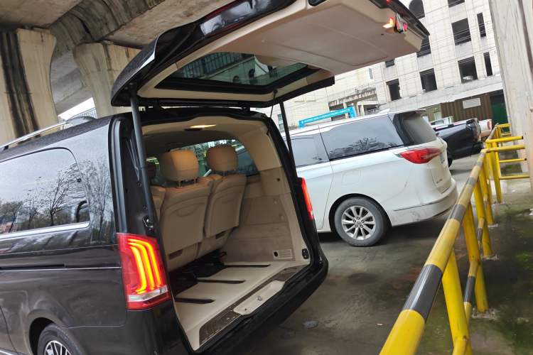 Used Mercedes-Benz V-Class 2018 V 260 L Prestige Extended Version China VI
