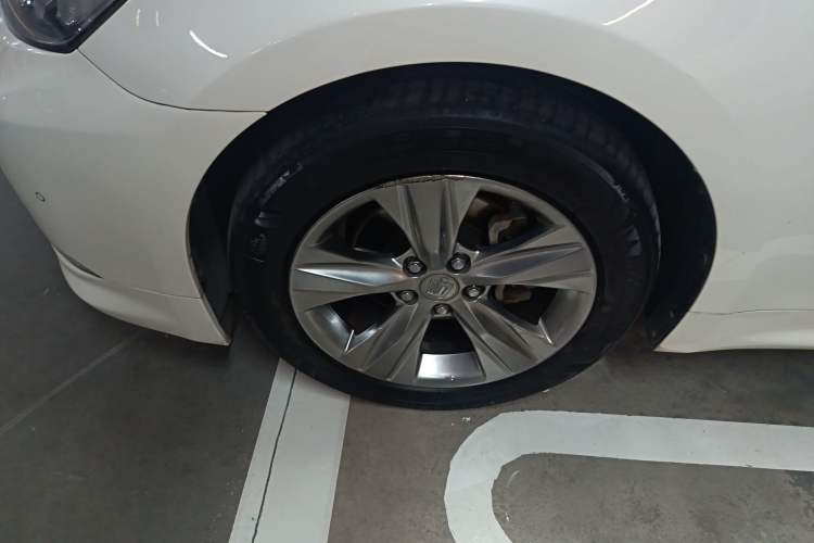 Used Toyota Crown 2015 2.0T Fashion Edition Exterior 1