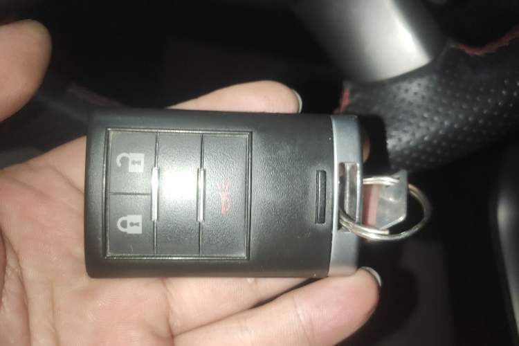 Used Chevrolet Captiva 2015 2.4L 4x4 Flagship Edition 7-Seater Vehicle Key