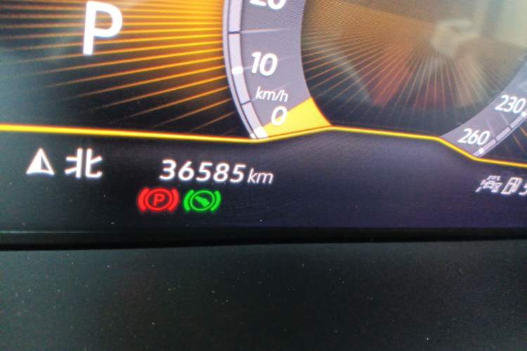 Used Volkswagen Tharu 2022 280TSI Two-Wheel-Drive Luxury Edition Odometer Close Up