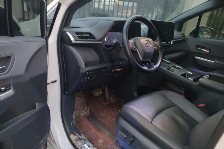 Used Toyota SIENNA 2021 2.5L Hybrid Ultimate Edition