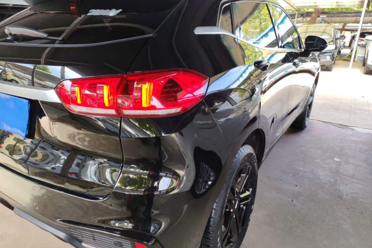 Used Wey VV5 2020 1.5T Two-Wheel Drive Color Pioneer