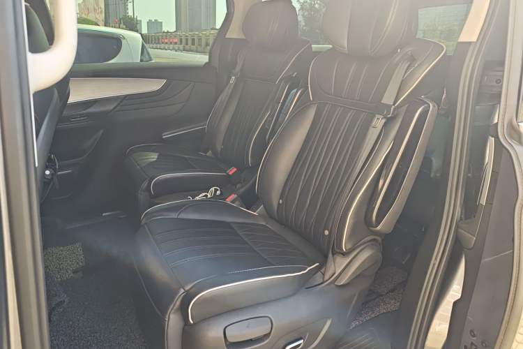 Used Roewe iMAX8 2022 400TGI Flagship Edition
