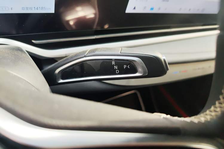 Used SAIC MAXUS G90 2025 2.0T Starlight Seven-Seater
