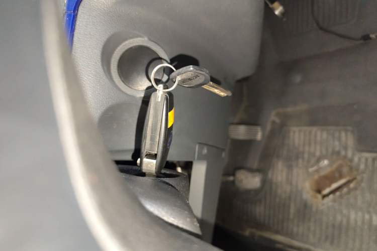 Used Dongfeng Yufeng EM26 2023 High-End Model 41.86 kWh CATL Interior 1