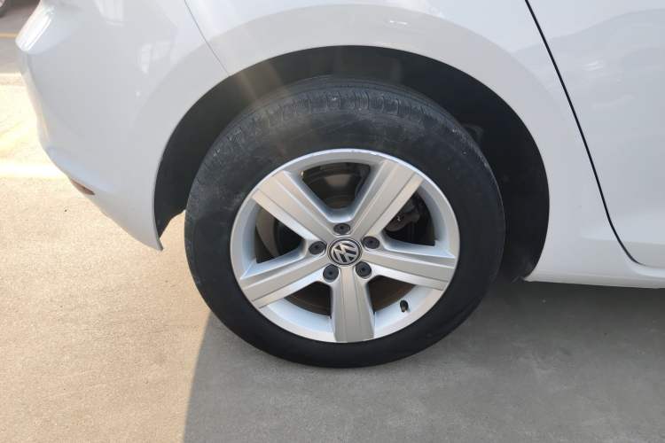 Used Volkswagen Golf 2017 1.6L Automatic Comfort Million-Vehicle Anniversary Edition
