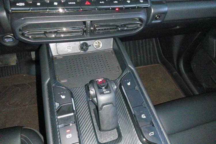 Used Haval H Dog 2023 1.5T Two-Wheel Drive Chao Ye Version Plus Gear Lever