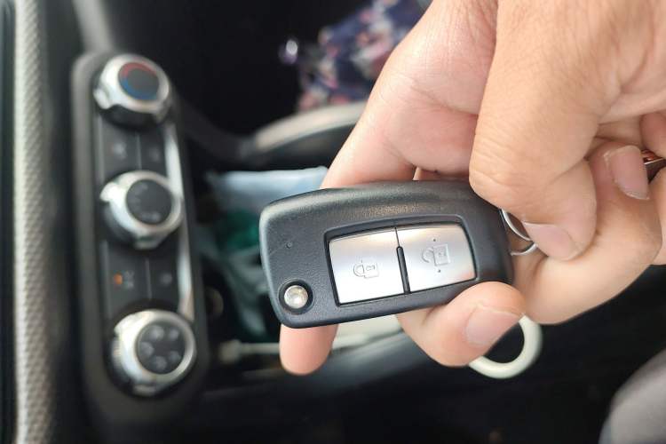 Used Nissan Kicks 2020 1.5L XL CVT Cool Enjoyment Edition Vehicle Key