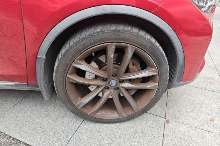 Used BYD Tang New Energy 2018 DM 2.0T All-Wheel Drive Smart Connectivity Luxury Model 7 Seats China V Emission Standard
