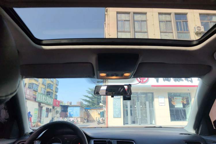 Used Volkswagen Lavida 2013 Restyled Classic 1.6L Manual Comfort Edition
