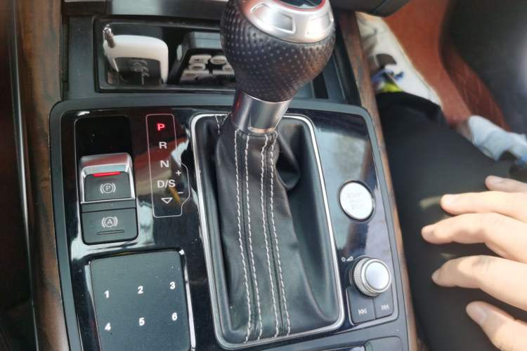 Used Audi A6L 2018 30th Anniversary Edition 45 TFSI quattro Luxury Model
