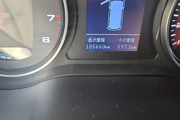 Used JAC Refine M4 2016 2.0L Manual Luxury Version Odometer Close Up