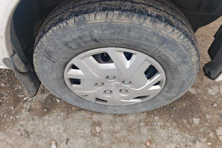 Used SAIC MAXUS Xintu V80 2024 Aotong Value Edition 6AMT Short Wheelbase Mid-Roof Model 127 Ps 5/6 Seats