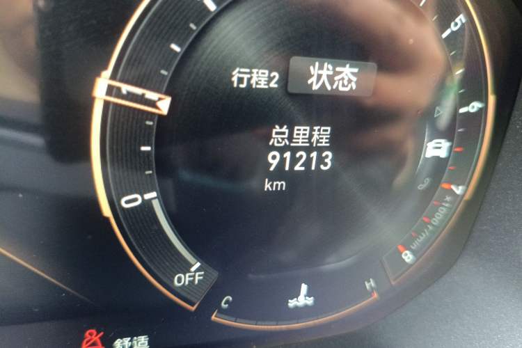 Used Lynk & Co 05 2020 2.0TD Two-Wheel Drive Shine Halo Odometer Close Up