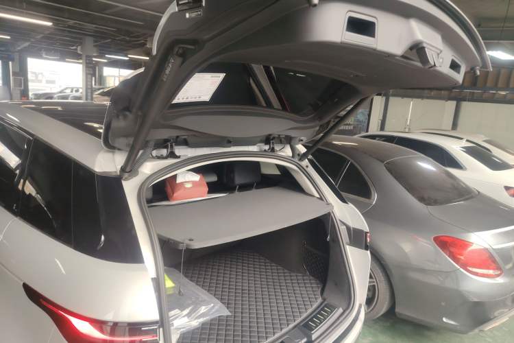 Used Land Rover Range Rover Evoque 2024 Aurora L 249 PS Prestige Light-Chasing Edition
