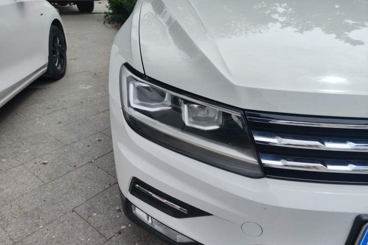 Used Volkswagen Tiguan L 2018 330TSI Automatic Two-Wheel Drive Luxury Edition Right Front Headlight