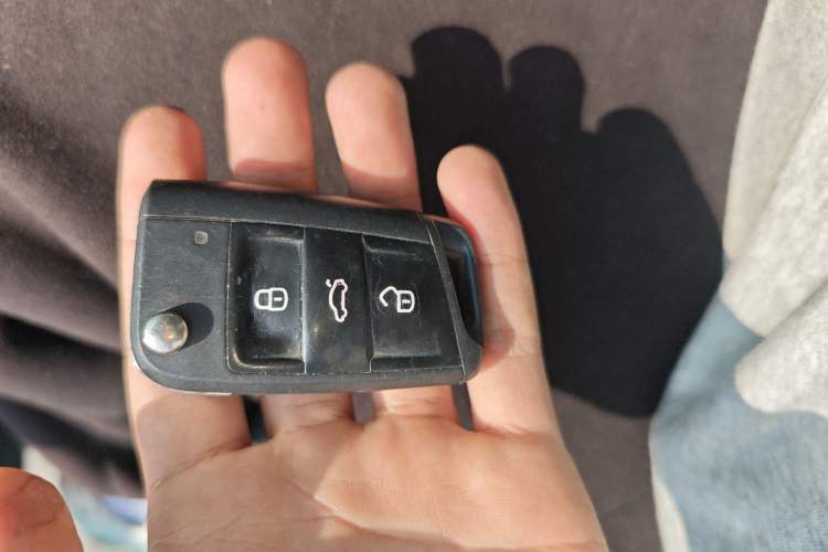 Used Skoda Octavia 2017 Classic Model 1.6L Manual Standard Edition
