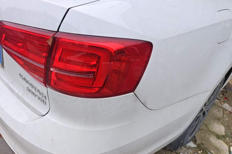 Used Volkswagen Sagitar 2016 230TSI 25th Anniversary Edition Right Rear Taillight