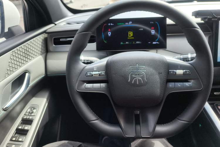 Used BYD Qin PLUS 2025 DM-i Smart Drive 55KM Leading Model Steering Wheel