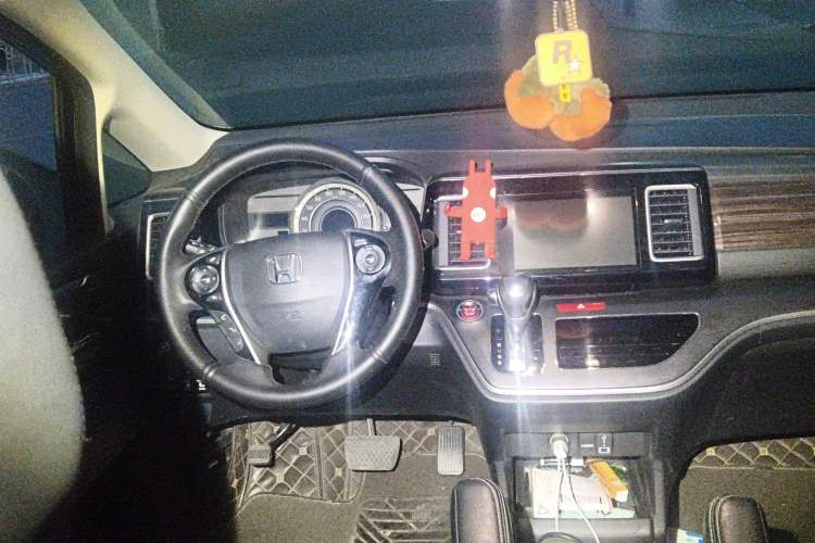 Used Honda Elysion 2016 2.4L Style Edition
