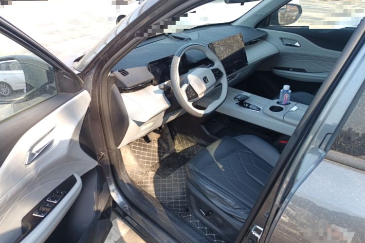 Used CHANGAN UNI-Z New Energy 2024 Blue Whale Smart Electric iDD 125km Beyond Edition Driver Seat