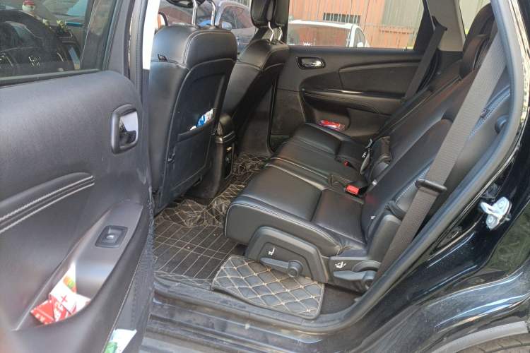 Used Dodge Journey 2016 2.4L Two-Wheel-Drive Touring Edition Left Rear Seat