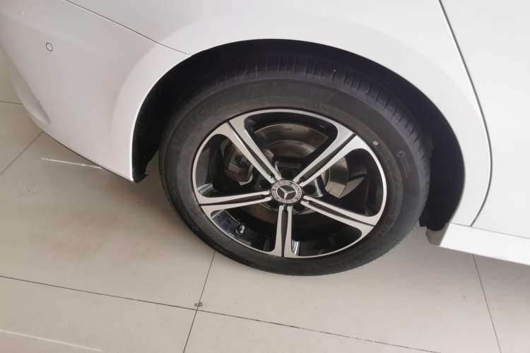 Used Mercedes-Benz A-Class 2022 Restyled A 200 L Sport Sedan Dynamic Version Right Rear Wheel Hub
