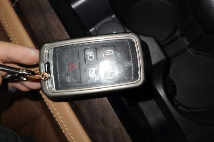 Used Jaguar XFL 2024 2.0T P250 Two-Wheel Drive Prestige Luxury Edition