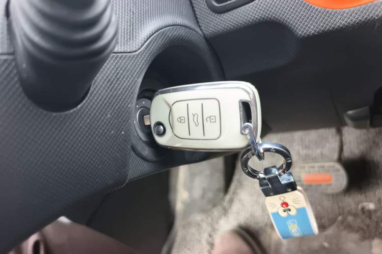 Used Wuling Hongguang MINIEV 2020 Enjoyment Model Lithium Iron Phosphate Vehicle Key