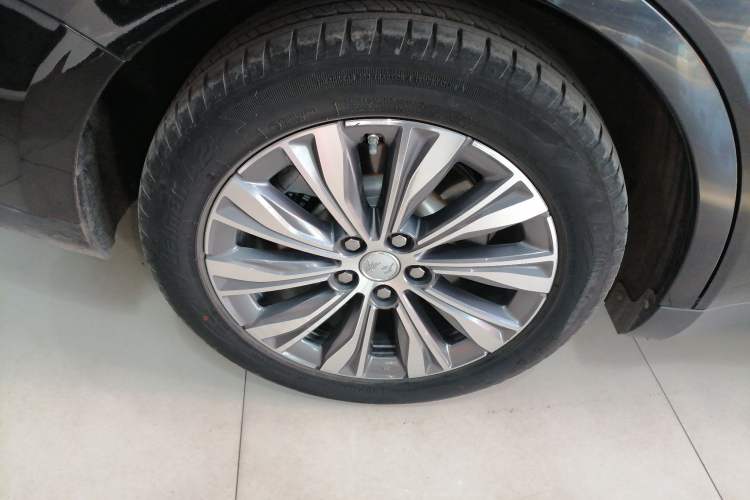 Used Hongqi E-QM5 2022 431 km Charge & Enjoy Edition