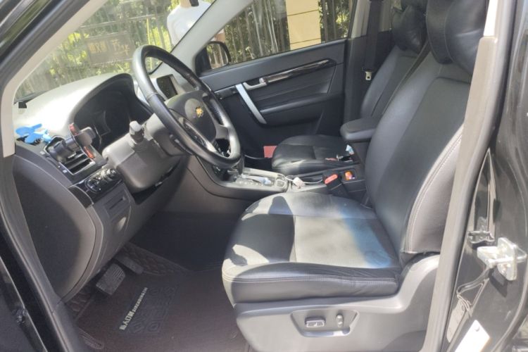 Used Chevrolet Captiva 2015 2.4L 4x4 Flagship Edition 7-Seater