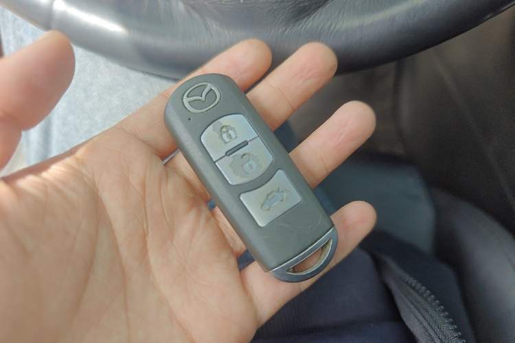 Used Mazda Atenza 2014 2.0L Blue Sky Luxury Edition Vehicle Key