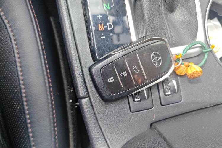 Used Toyota Highlander 2021 2.0T Four-Wheel Drive Prestige Version 7 Seats Vehicle Key