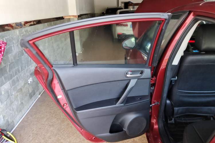 Used Mazda Mazda 3 2015 Sedan 1.6L Automatic Elite Model