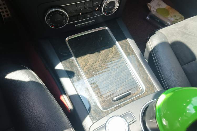 Used Mercedes-Benz GLK-Class 2015 GLK 300 4MATIC Luxury Ultimate Edition Gear Lever