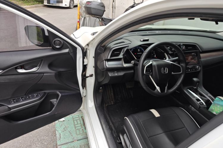 Used Honda Civic 2016 220TURBO CVT Luxury Edition
