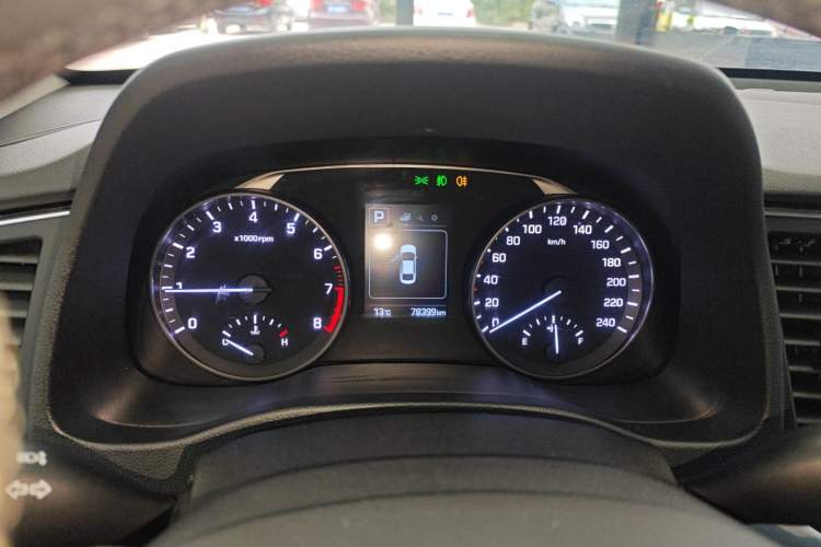 Used Hyundai Elantra (6th Generation / Lingdong) 2016 1.6L Automatic ZhiXuan · Luxury Version