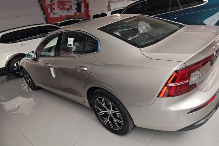 Used Volvo S60 2026 Model B4 Zhiyi Luxury Edition